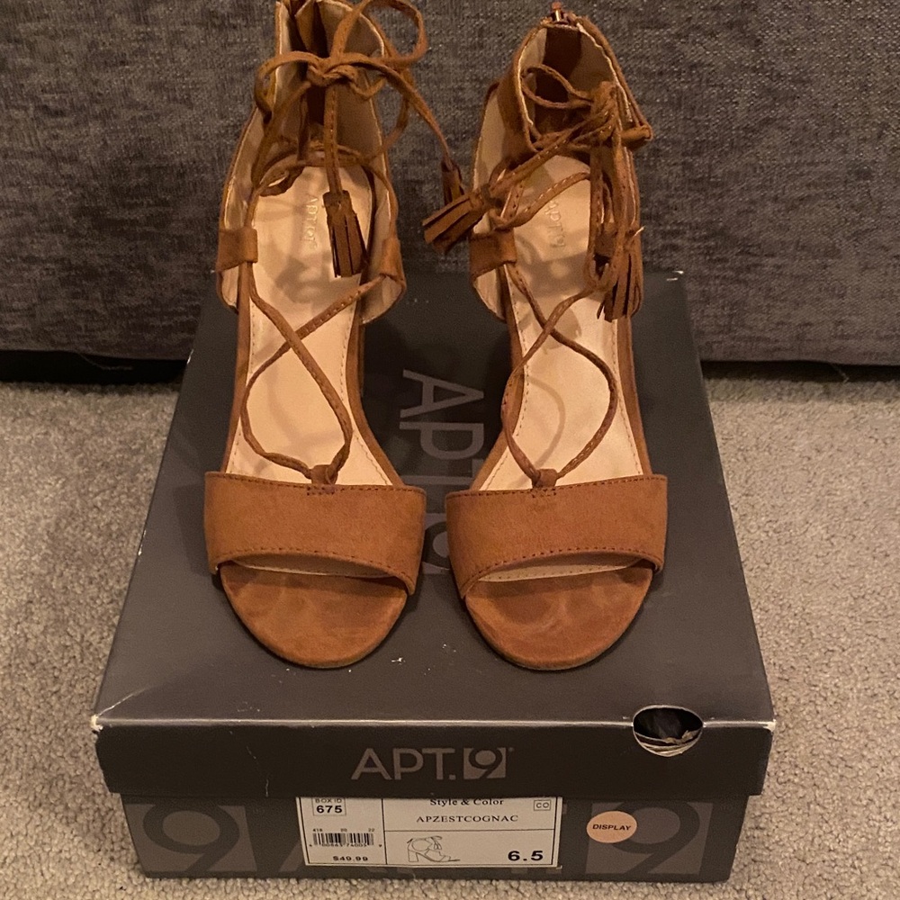 Apt. 9 Women's Brown Strappy Heels